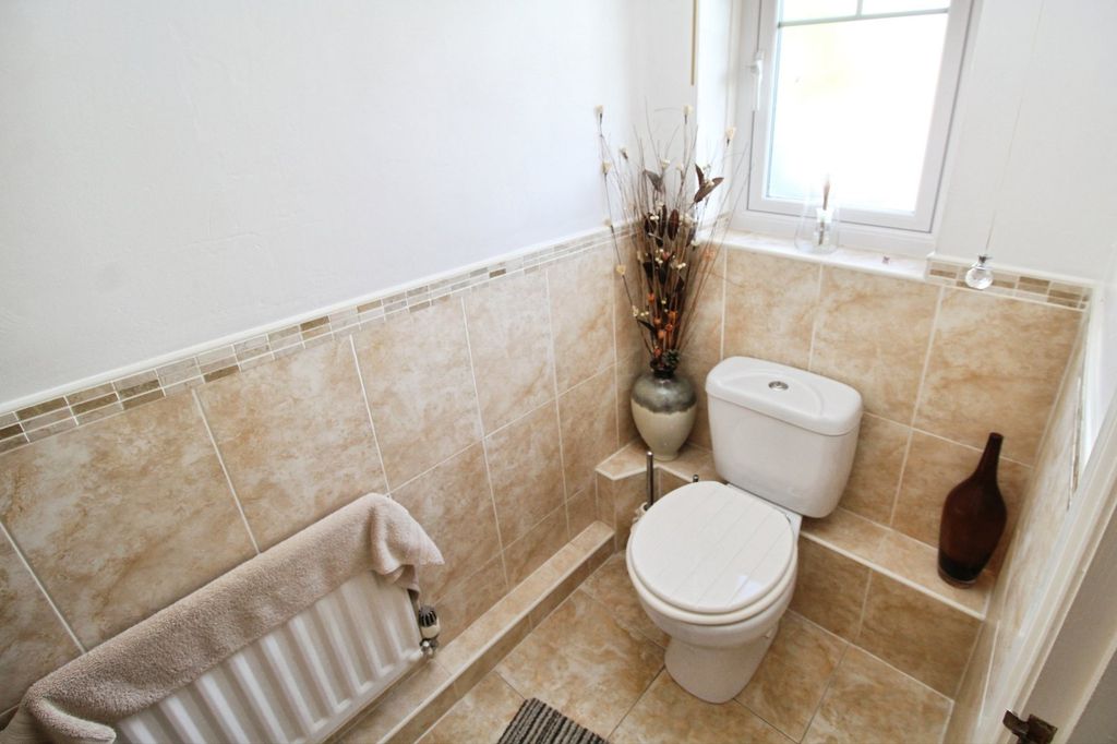Property photo 3 of 30 W / C