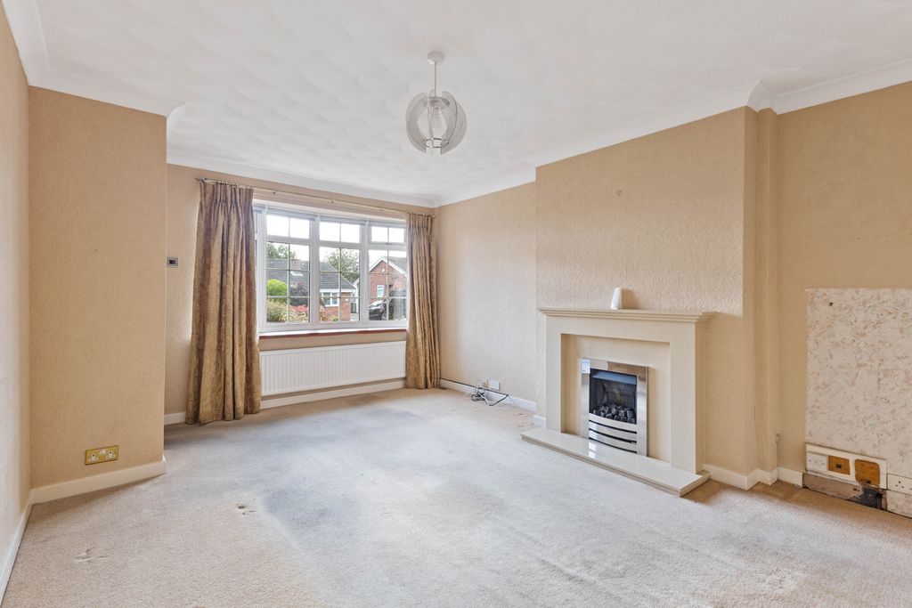 Property photo 2 of 14 Living Room