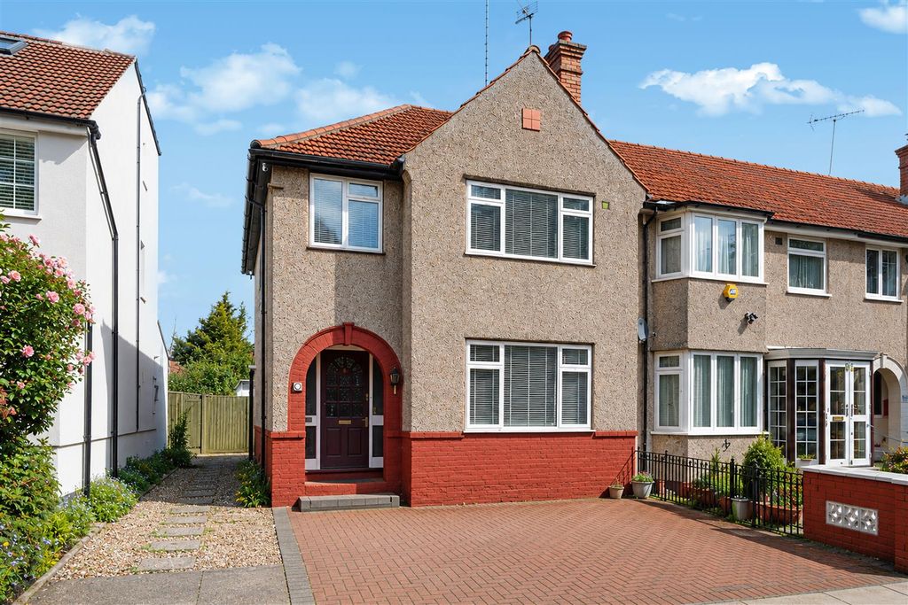 Property photo 1 of 18 61 Horsenden Lane North - 3Imz4H5Rqrpm8Krieo7E.Jpg