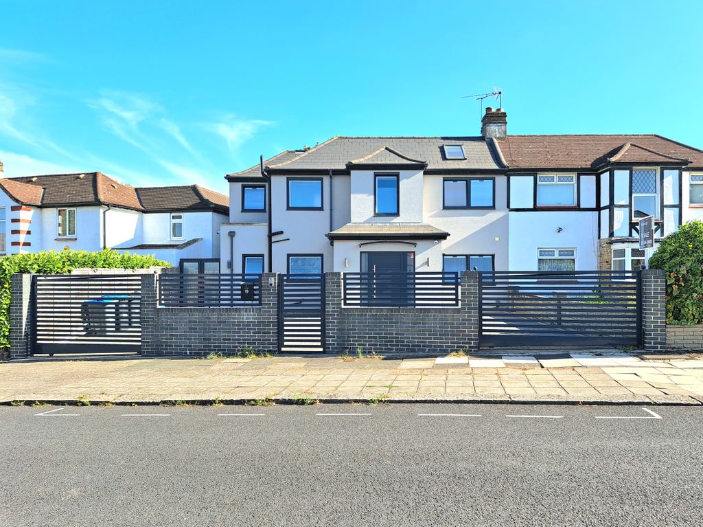 Property photo 1 of 33