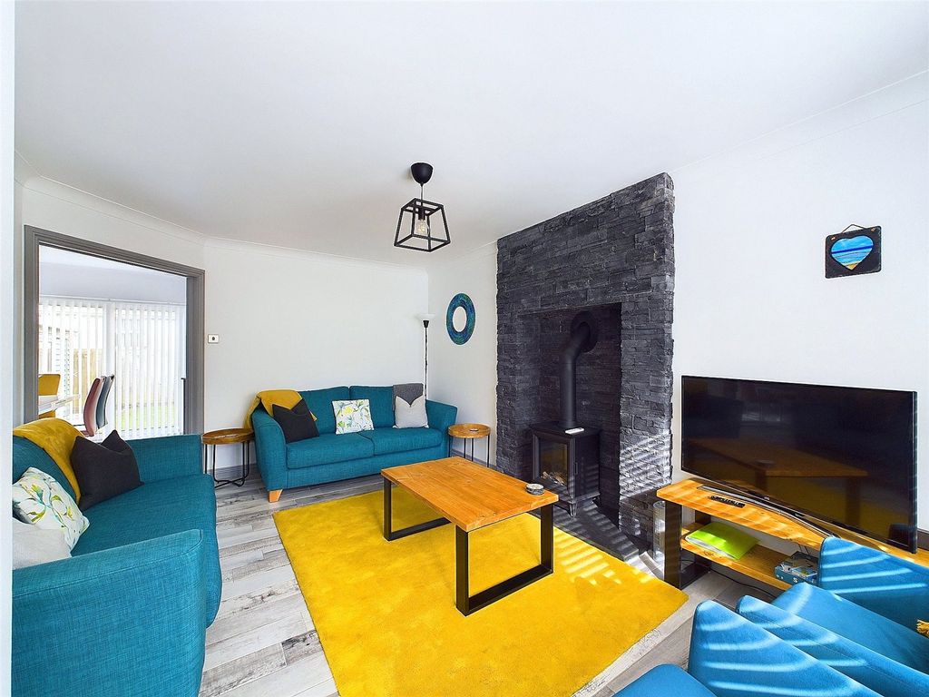 Property photo 2 of 17 Picture No. 27