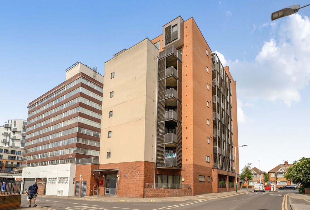 Property photo 1 of 8 1471069-14-6A1d83...