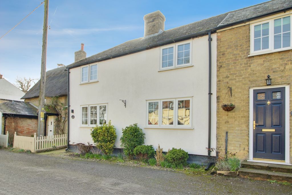 Property photo 1 of 16 Photo 4