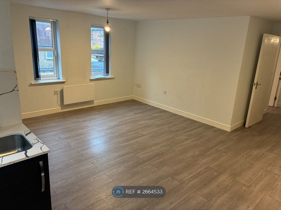 Property photo 3 of 11 Living Room