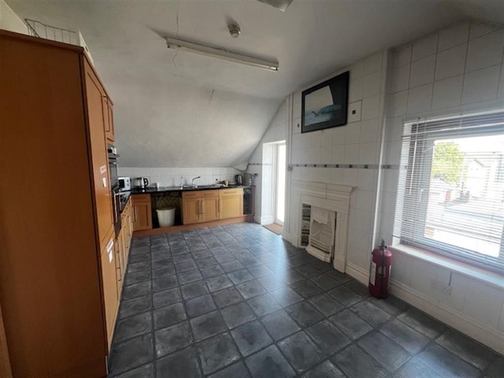 Property photo 3 of 35