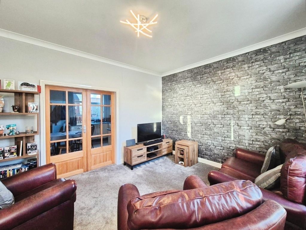 Property photo 3 of 19 Pbox-Img.Jpg