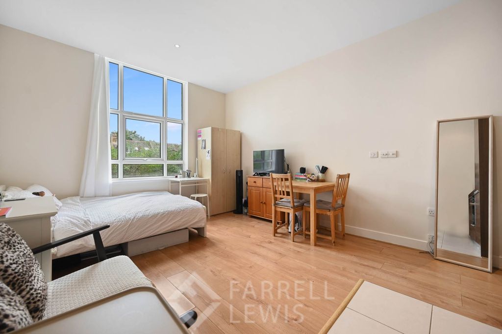 Property photo 2 of 5
