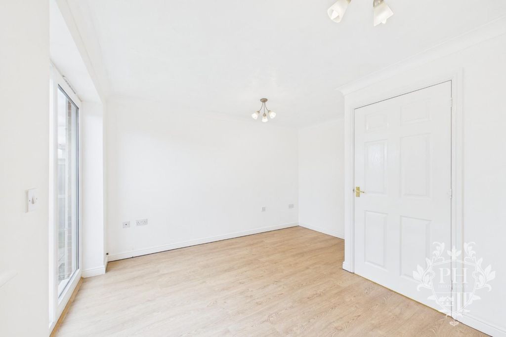 Property photo 3 of 13 Cam02002G0-Pr0344-Still008.Jpg