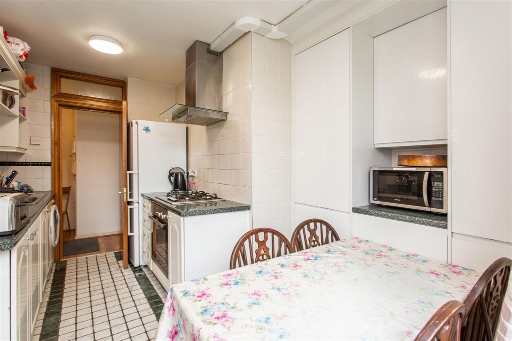 Property photo 2 of 13 Kitchen/Diner