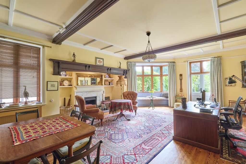 Property photo 3 of 14 West_Lodge_Church_Road_Great_Shelford_0605250040.J