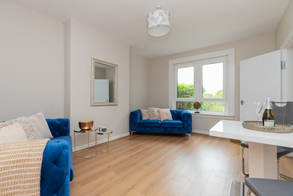 Property photo 2 of 23 89 Warden Road G13 2Yg-6