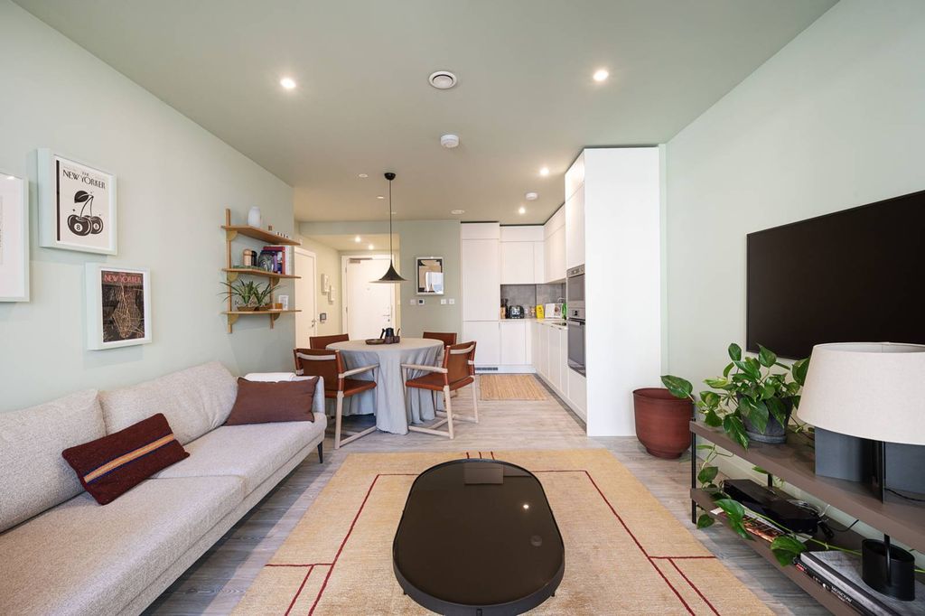 Property photo 1 of 21