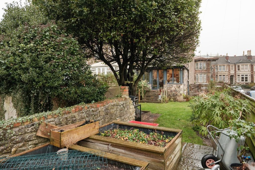 Property photo 2 of 20 Garden