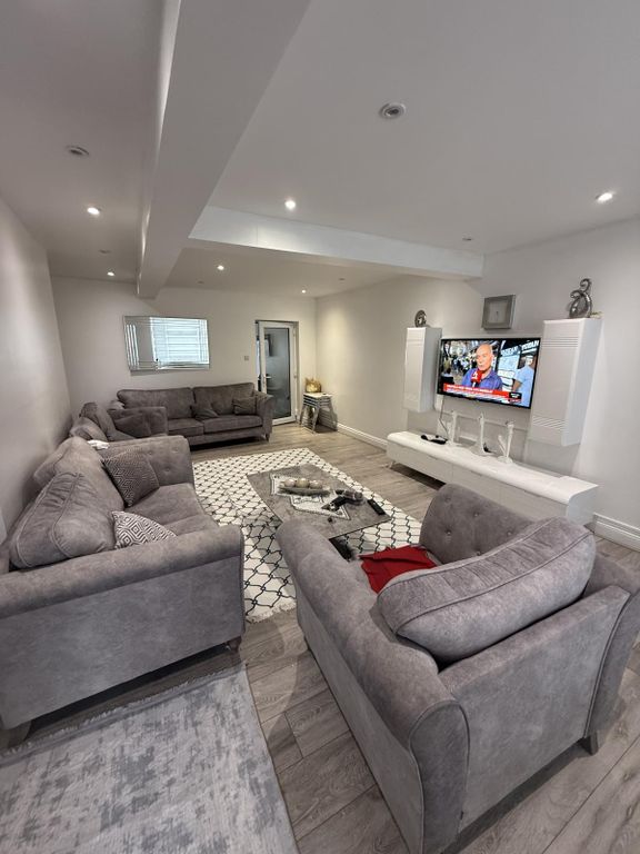 Property photo 3 of 14 Gallery