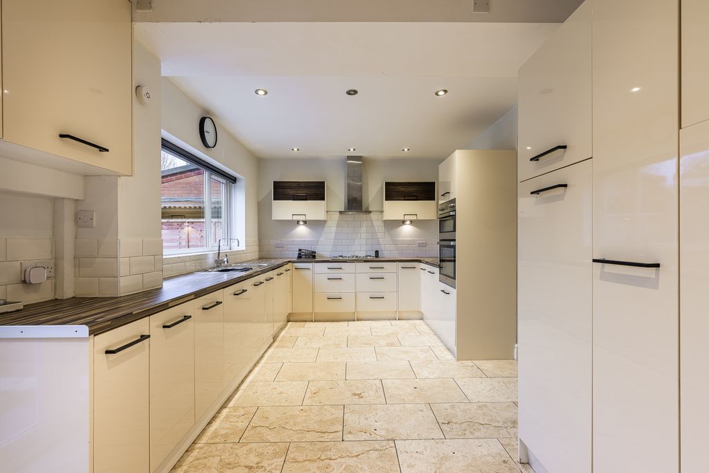 Property photo 3 of 38 Kitchen