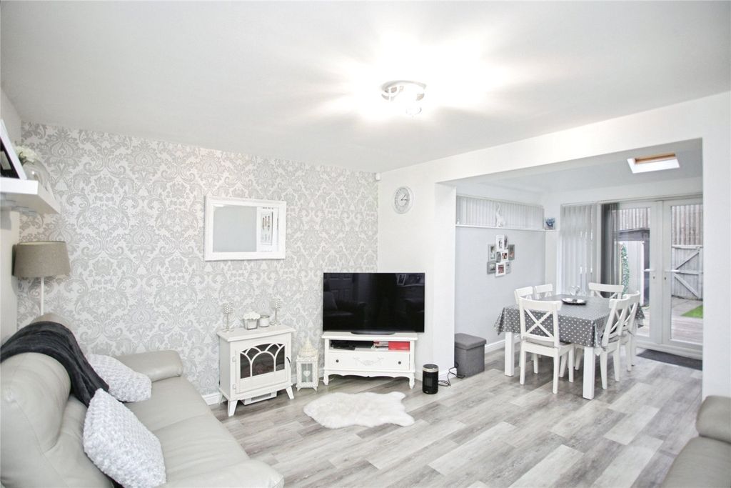 Property photo 3 of 25 Picture No. 07