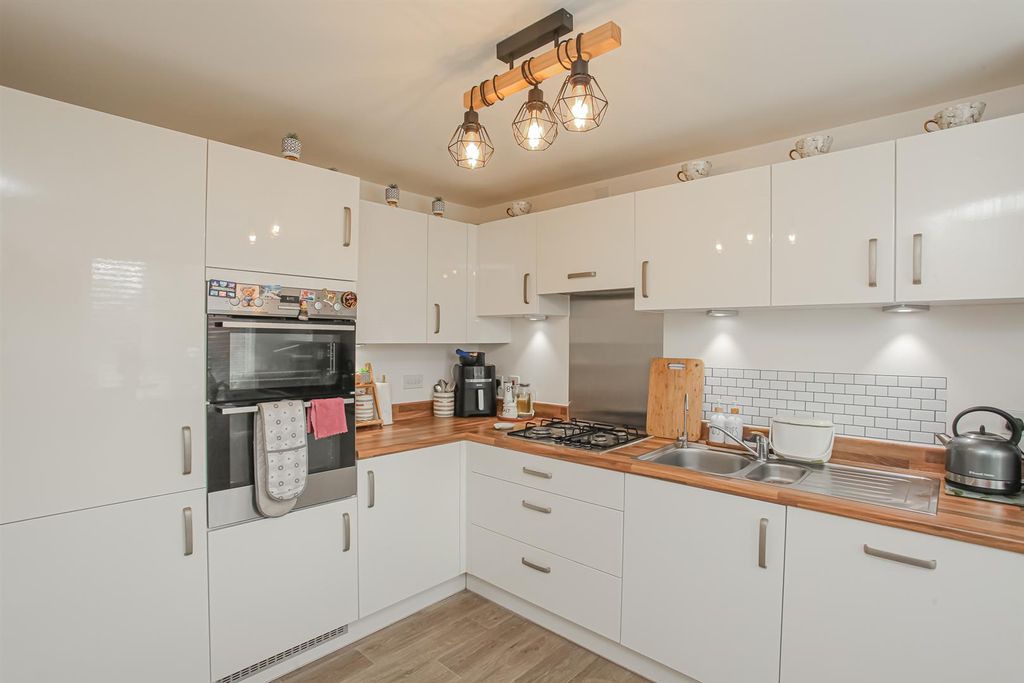 Property photo 2 of 19 Img_2553.Jpg