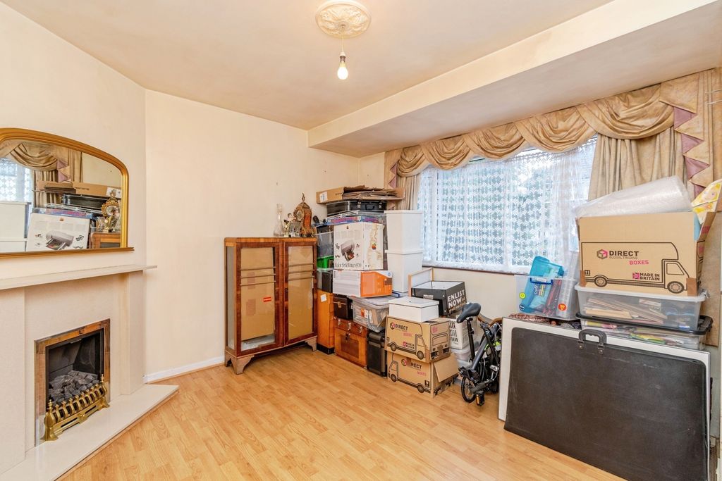 Property photo 3 of 16 Photo