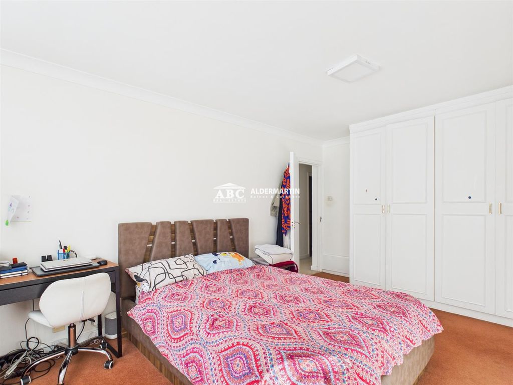 Property photo 3 of 13 Cam03827G0-Pr0101-Still008.Jpg