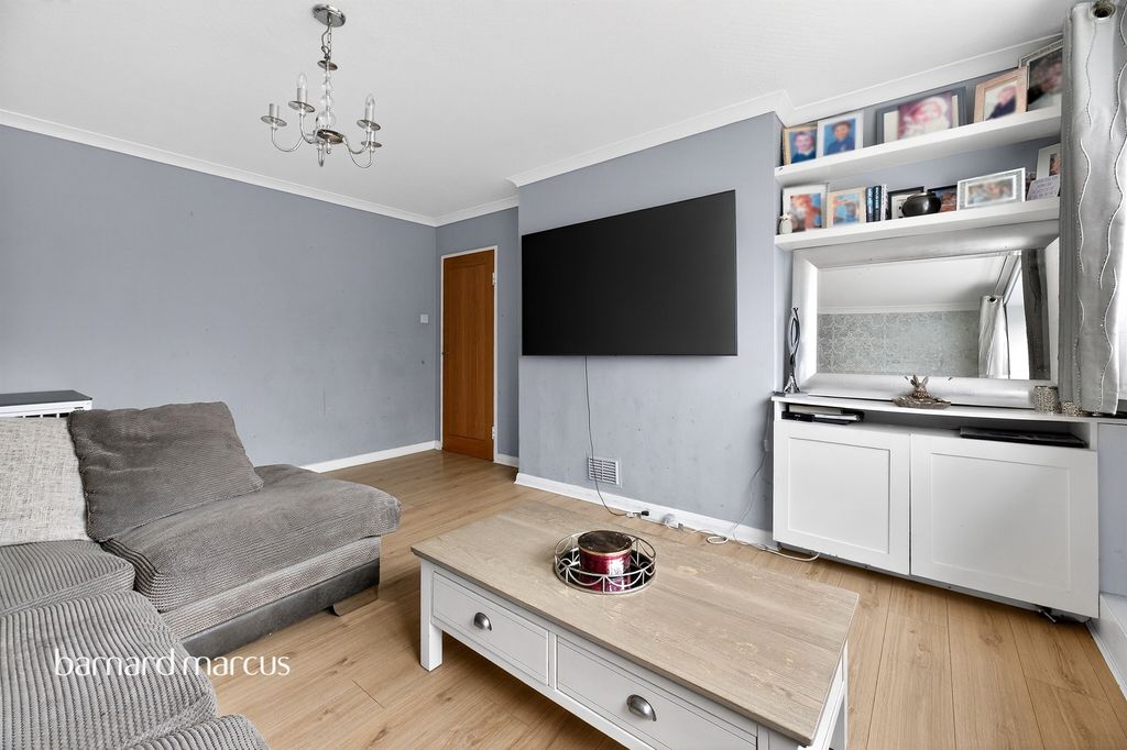 Property photo 2 of 18