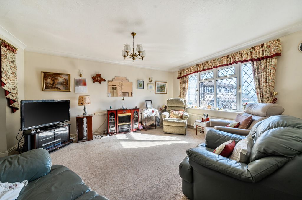 Property photo 3 of 18 1422122-10-69A58F...