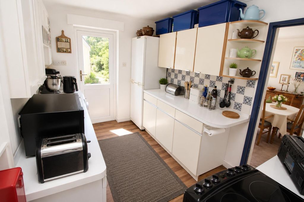 Property photo 2 of 15 Kitchen