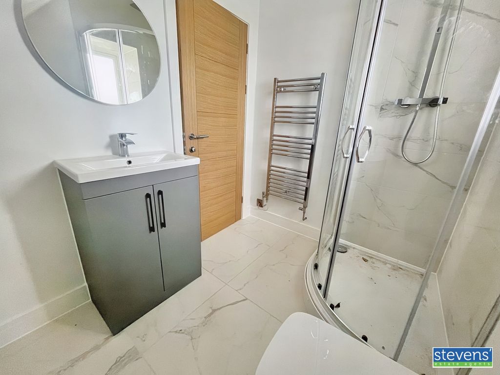 Property photo 3 of 7 Image00003