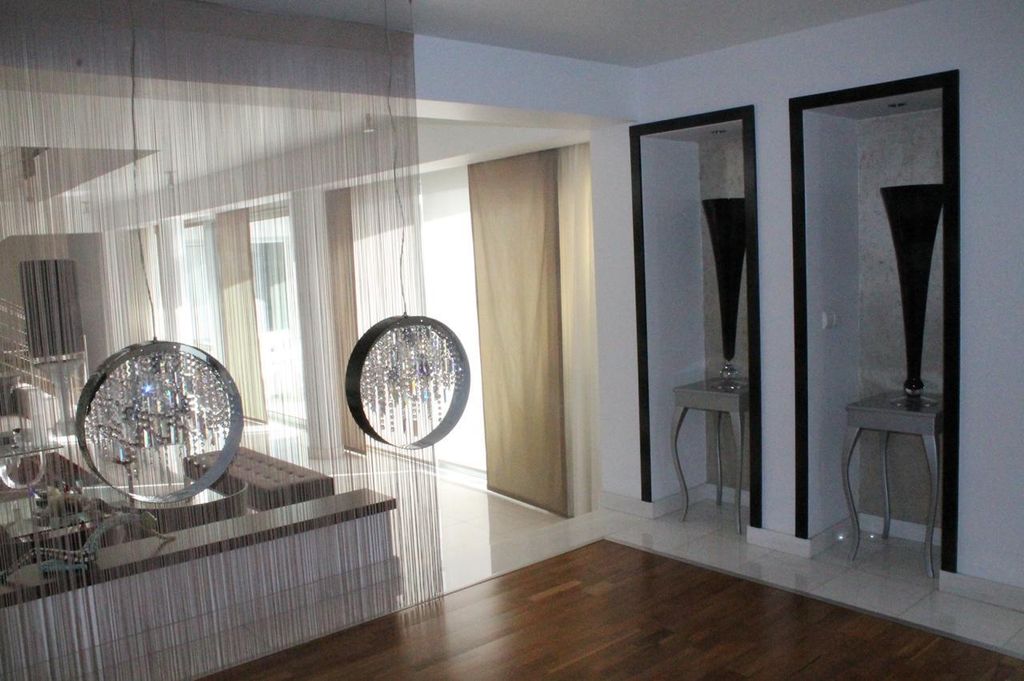 Property photo 3 of 36