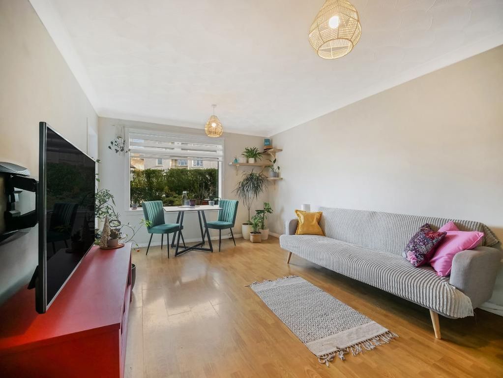 Property photo 2 of 21 Lounge