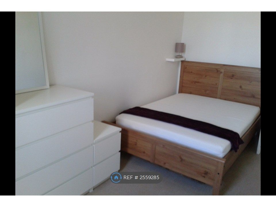Property photo 3 of 8 Bedroom 1