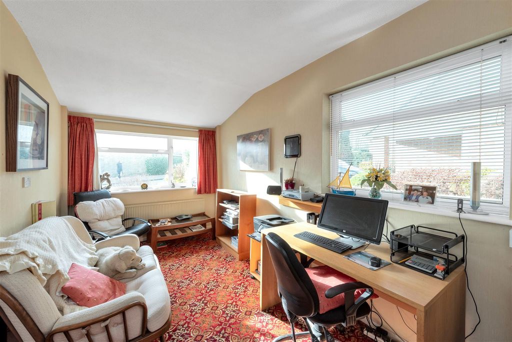 Property photo 3 of 12 26-Shepherds-Way01.Jpg