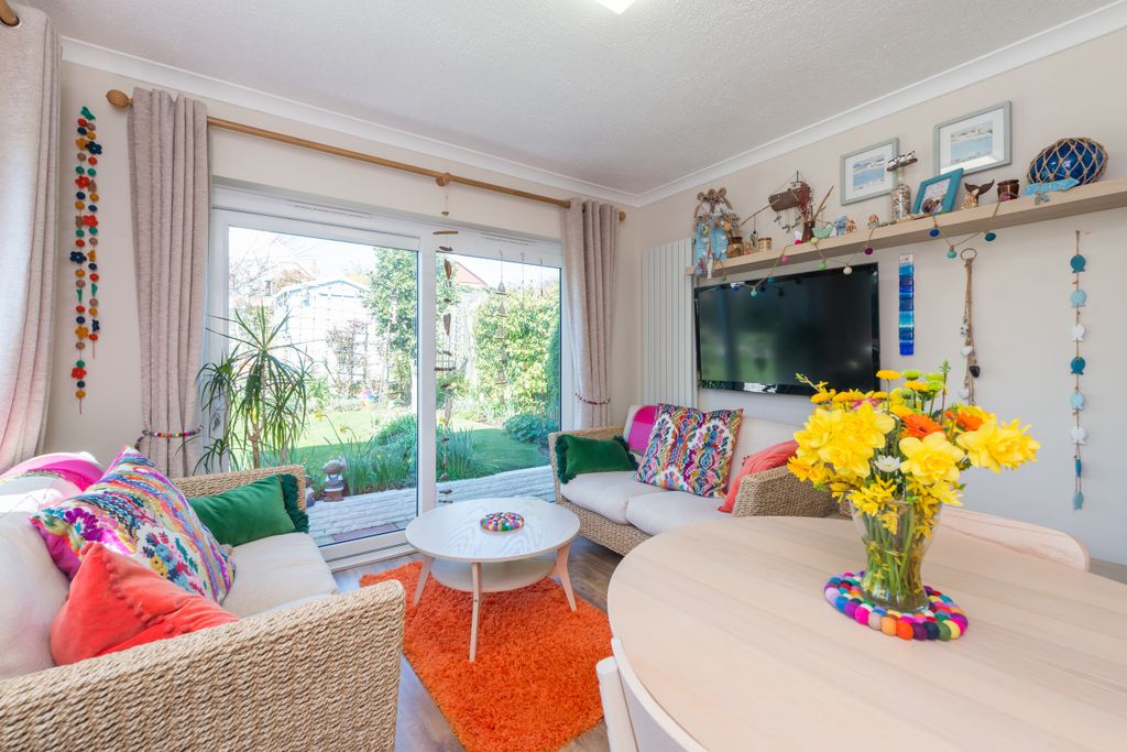 Property photo 3 of 19 Dining Room