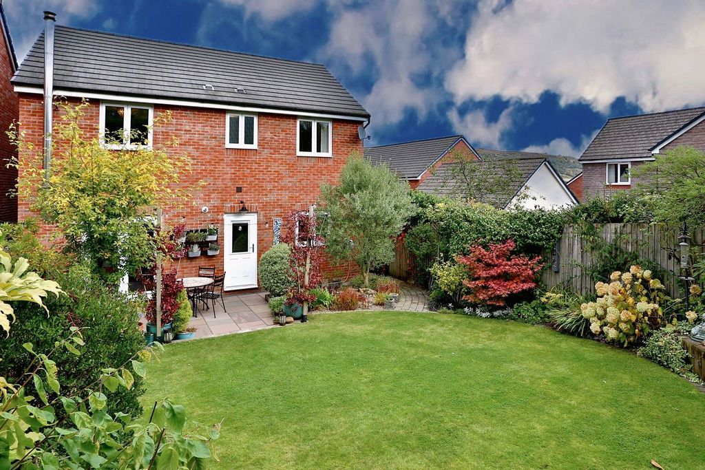 Property photo 2 of 41