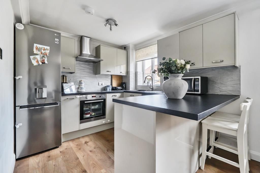 Property photo 2 of 19 Kitchen