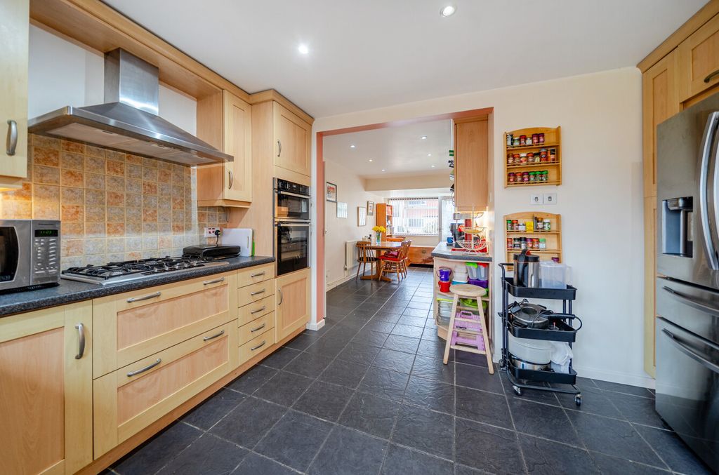 Property photo 3 of 22 1401845-14-6978A7...