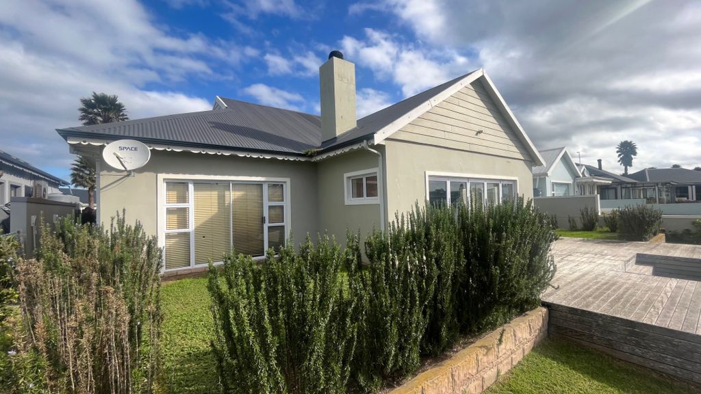 Property photo 1 of 27 1Jf1704600
