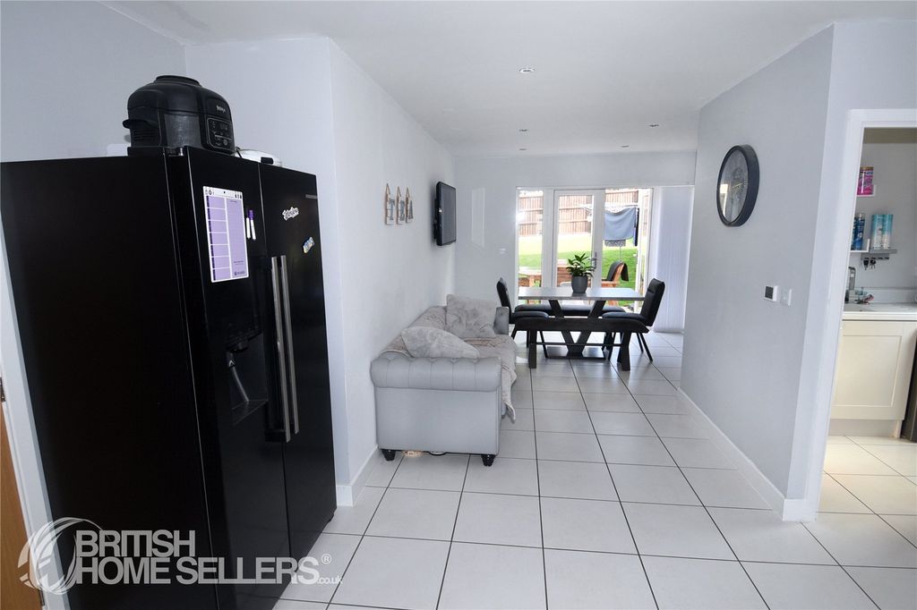 Property photo 3 of 15 Picture No. 18