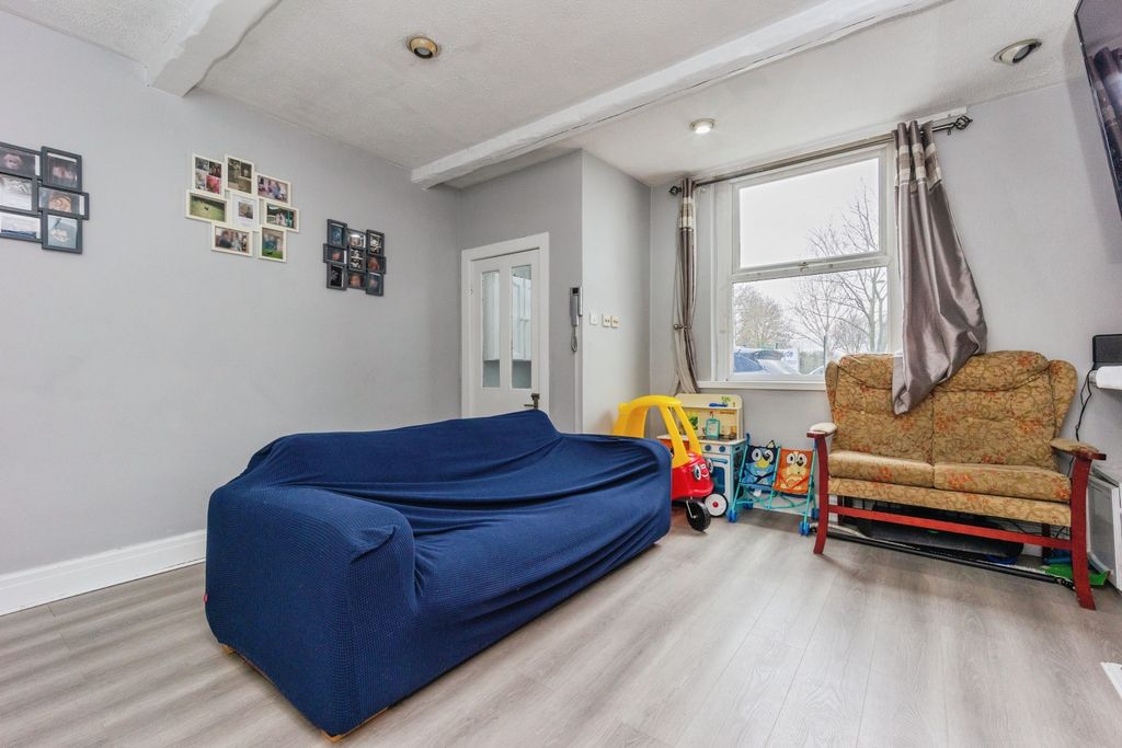 Property photo 3 of 15