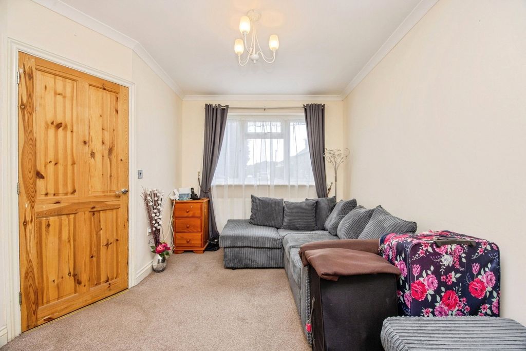 Property photo 2 of 16 Photo
