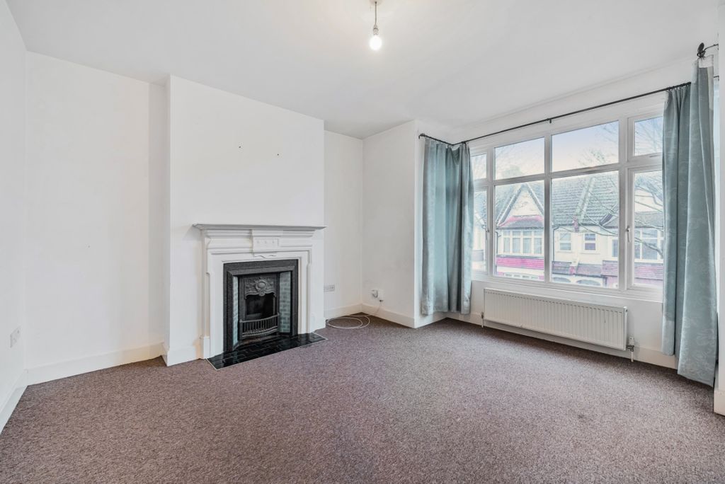 Property photo 1 of 12 1087233  (2)