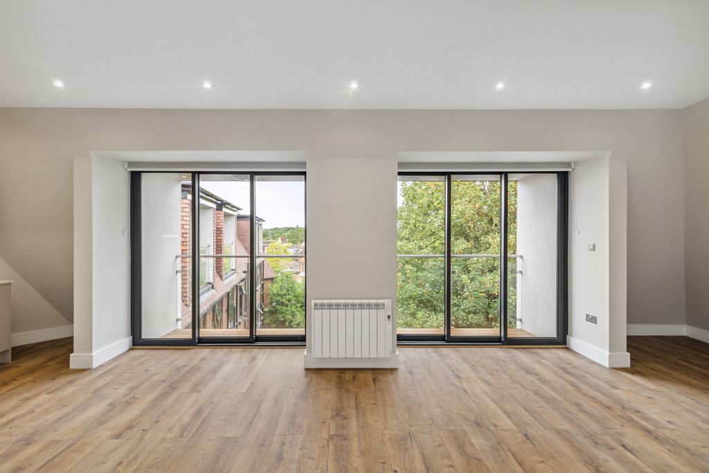 Property photo 2 of 22