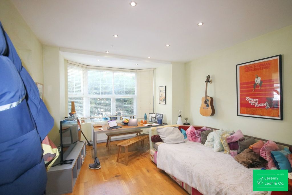 Property photo 2 of 21