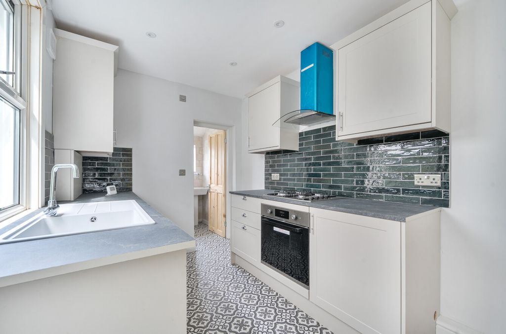 Property photo 3 of 14 Kitchen