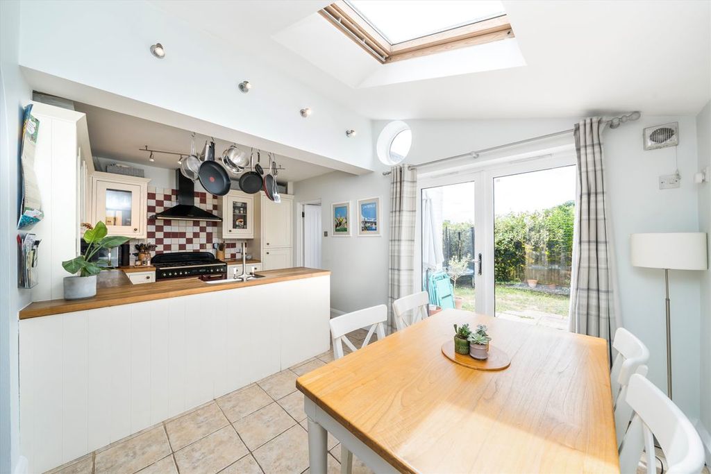 Property photo 3 of 9