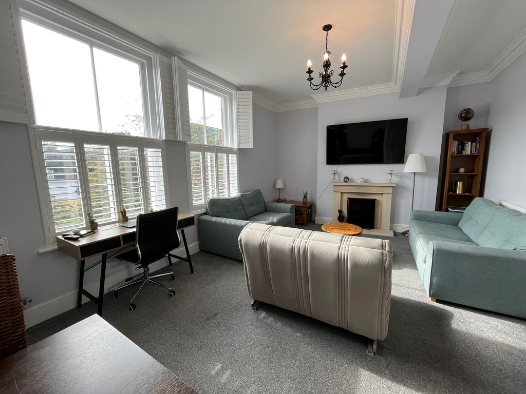 Property photo 2 of 12 Image