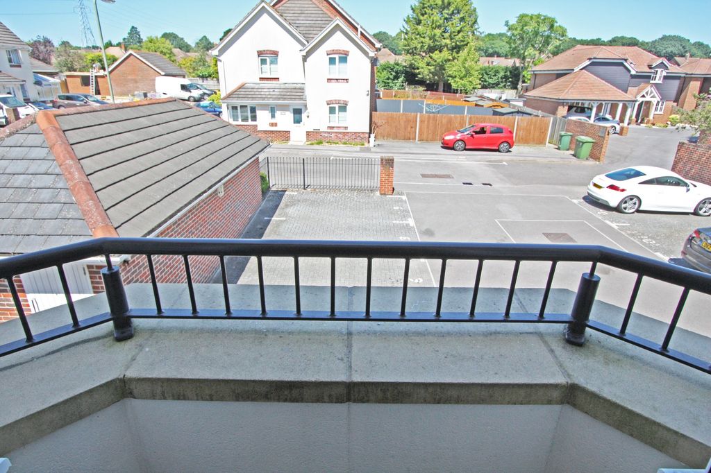 Property photo 2 of 26