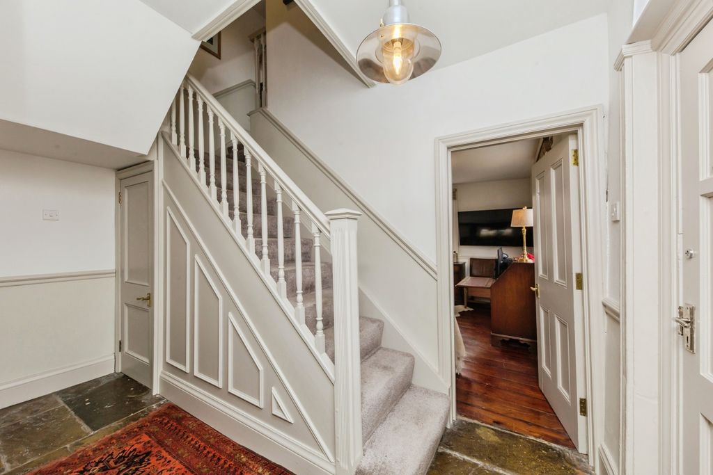 Property photo 3 of 22 Pbox-Img.Jpg