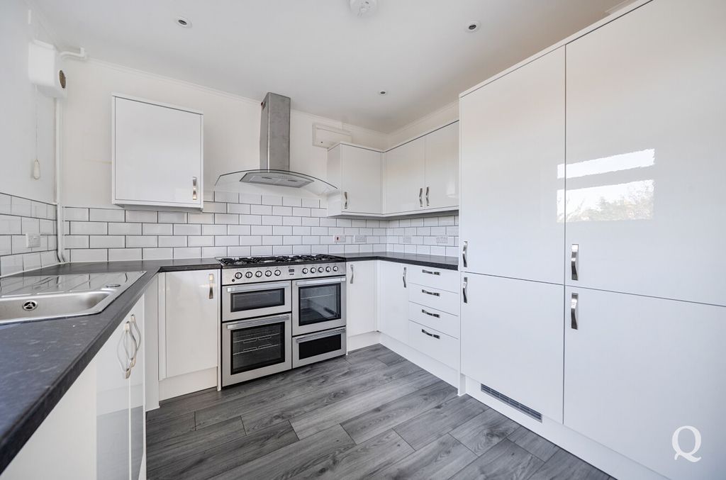 Property photo 2 of 14 30c43006-cd0c-454...