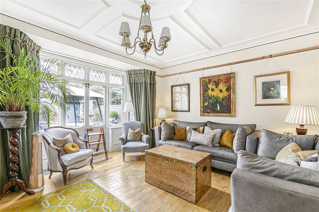 Additional image 6 of 6 bed detached house for salePark Avenue, Enfield EN1