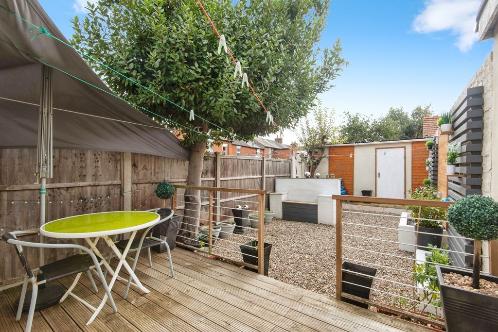 Property photo 2 of 18 Rear Apsect